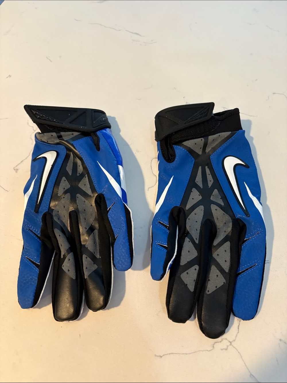 Nike Men’s Blue, Black & White Training Gloves